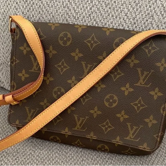 Louis Vuitton Classic Monogram Crossbody Bag - Picture 1 of 10